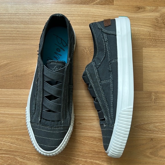 Blowfish Malibu Women’s Sneakers - Picture 4 of 16